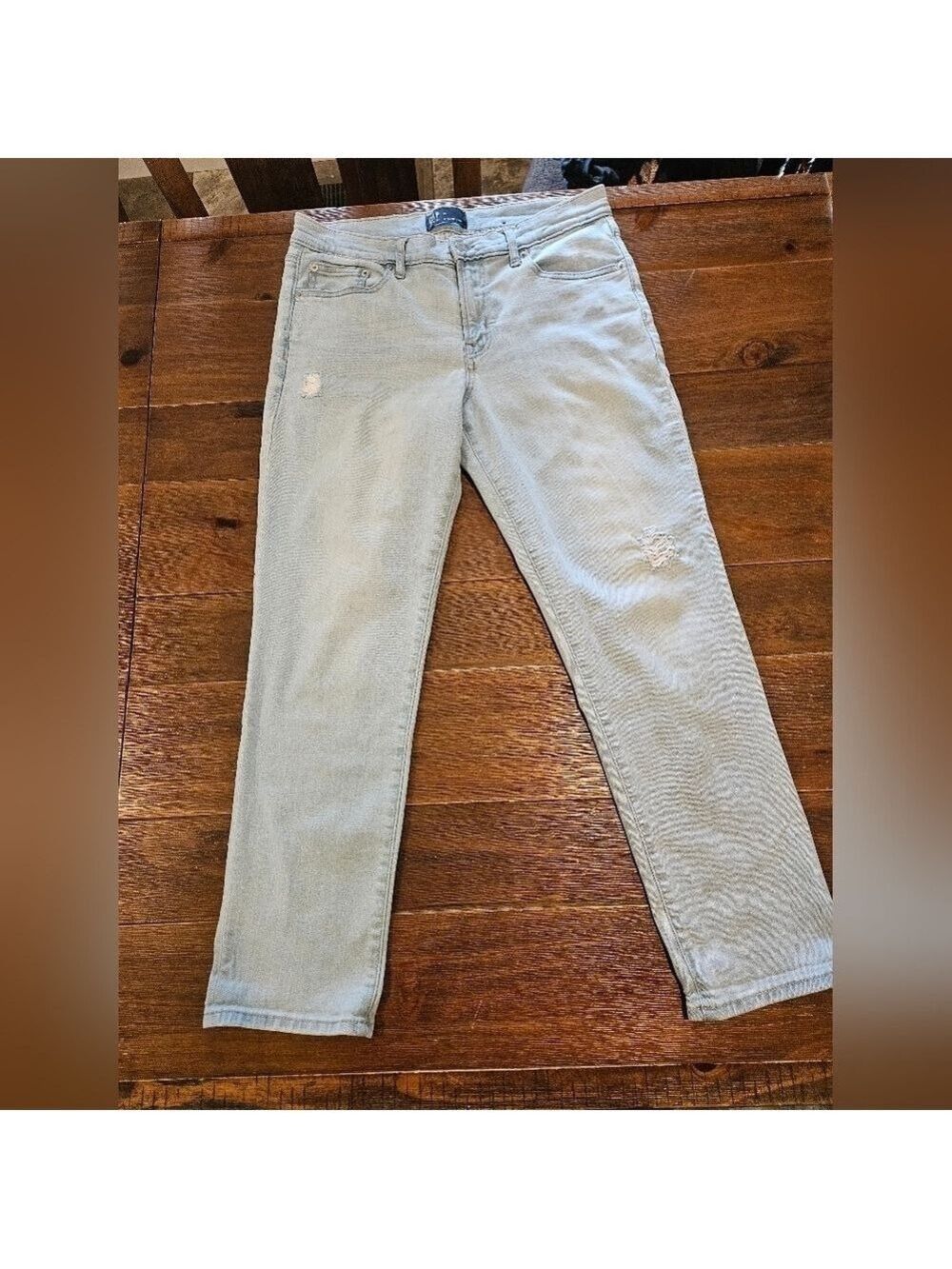 GAP WOMEN'S GIRLFRIEND MID-RISE LIGHT WASH DISTRESSED DENIM JEANS SIZE 29 - Picture 4 of 11